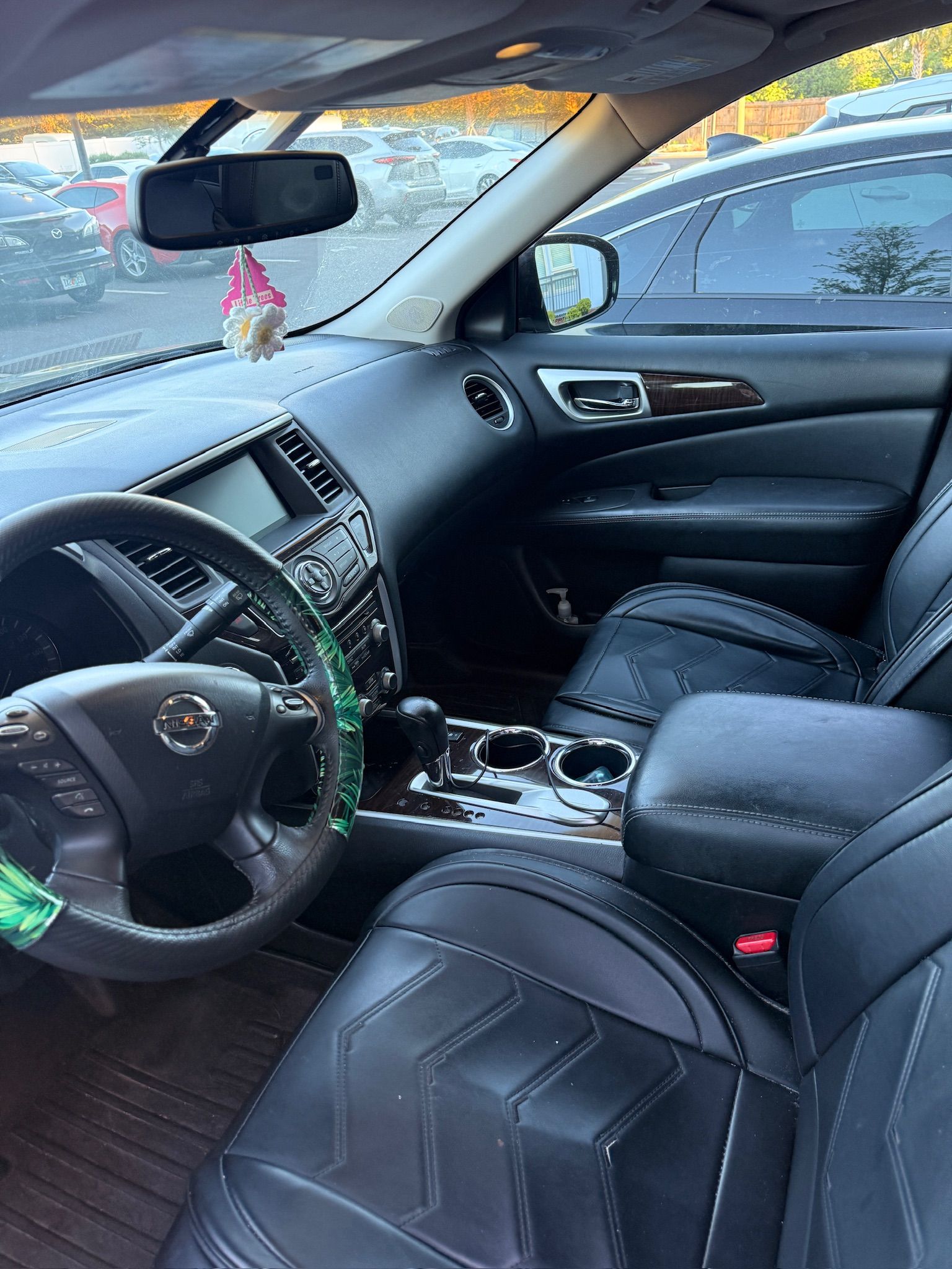 Used 2013 Nissan Pathfinder SL w/ SL Premium Pkg FWD image 9