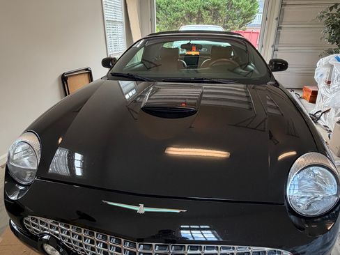 Used 2003 Ford Thunderbird image 17