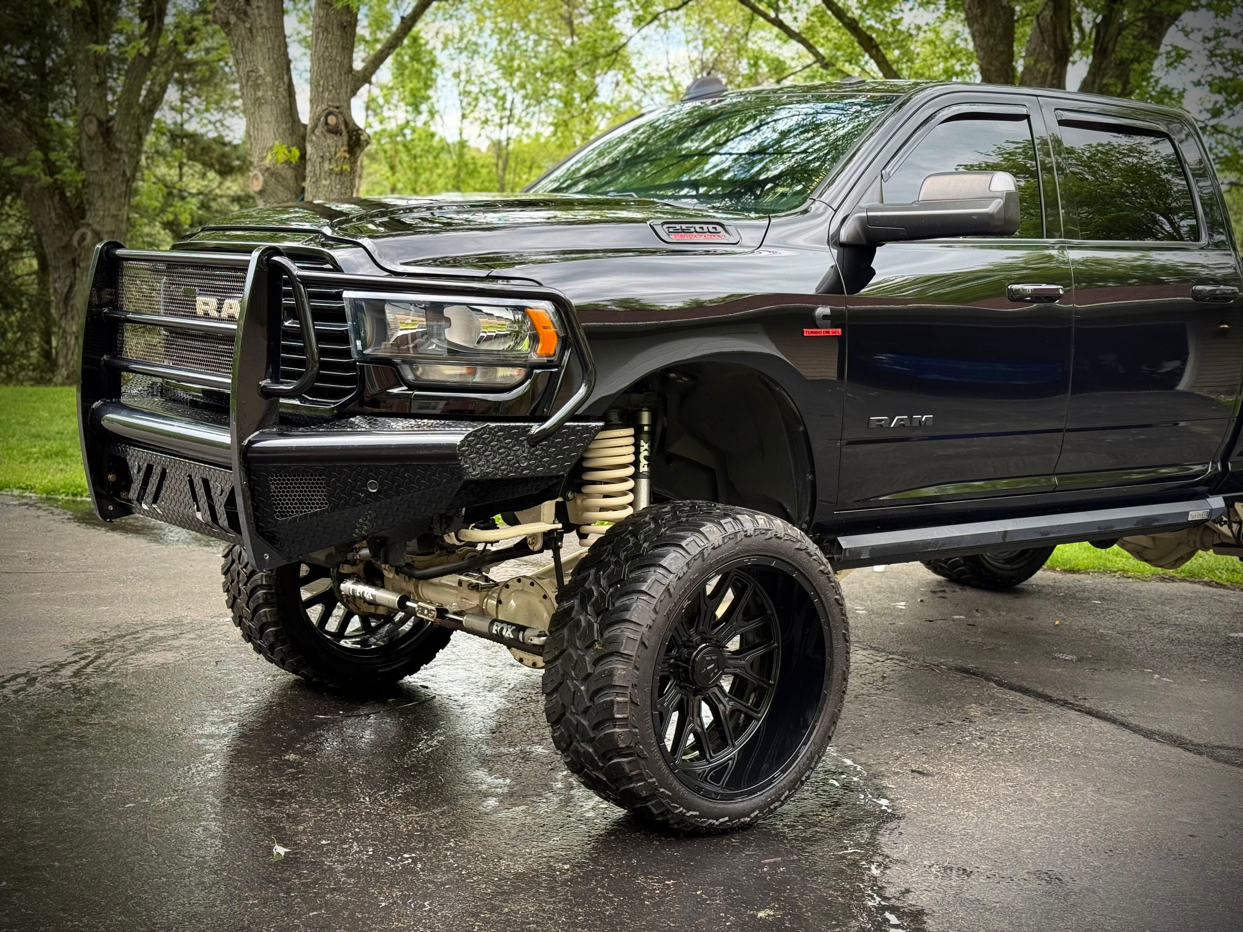 Used 2021 RAM 2500 Big Horn w/ Night Edition AWD/4WD image 9