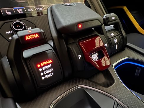 Used 2024 Lamborghini Urus Performante image 27