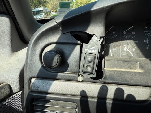 Used 1994 Ford Bronco image 16