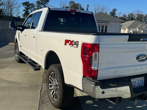 Used 2019 Ford F250 Lariat w/ Lariat Value Package image 8