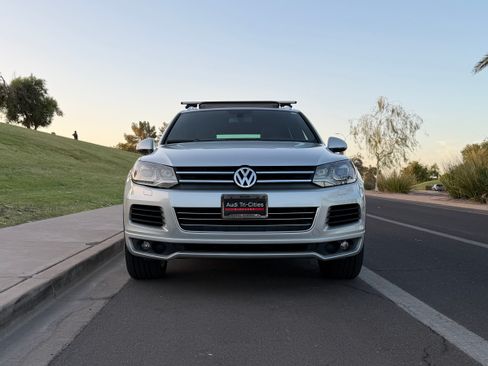Used 2014 Volkswagen Touareg VR6 AWD/4WD image 10