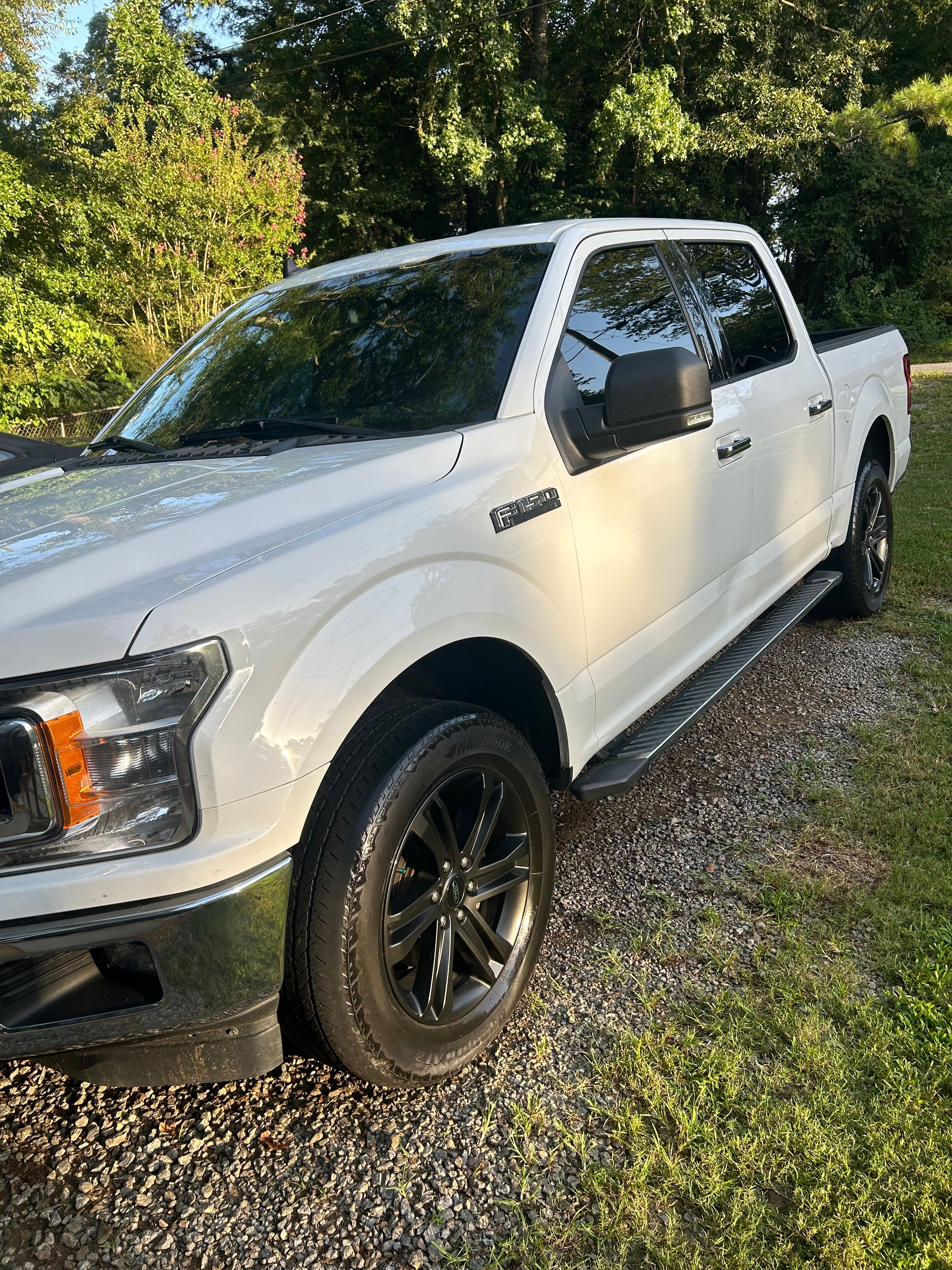 Used 2019 Ford F150 XLT w/ Equipment Group 302A Luxury AWD/4WD image 4