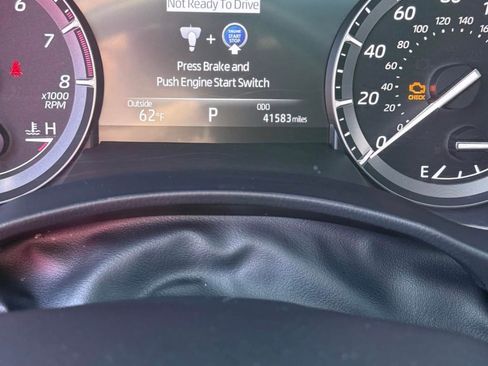 Used 2021 Toyota Highlander XLE AWD/4WD image 13