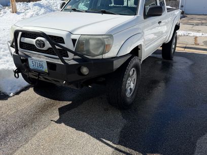 Used 2011 Toyota Tacoma 4x4 Access Cab V6 w/ TRD Off-Road Pkg