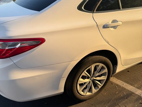 Used 2015 Toyota Camry LE FWD image 11