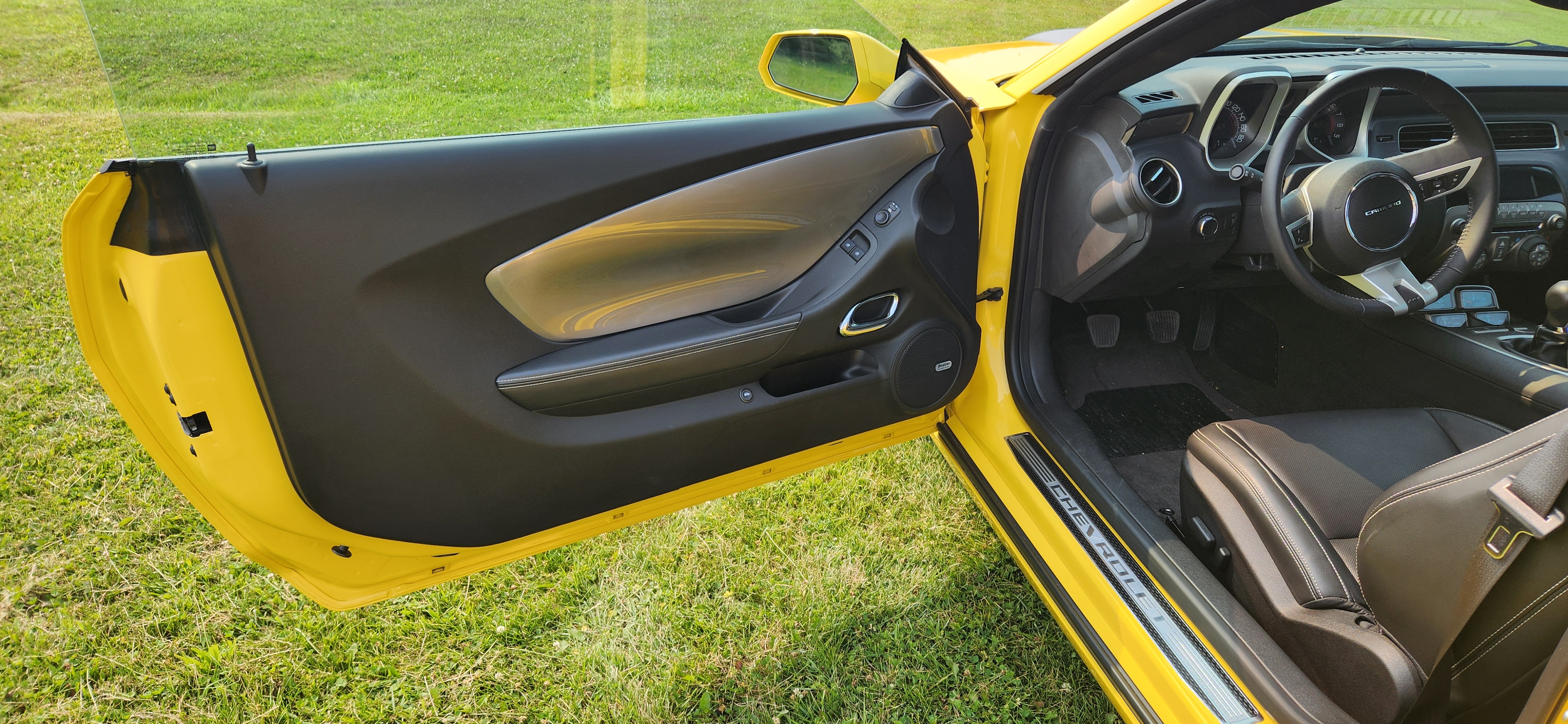 Used 2010 Chevrolet Camaro SS w/ RS Package RWD image 12