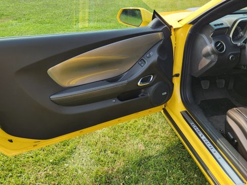 Used 2010 Chevrolet Camaro SS w/ RS Package RWD image 12