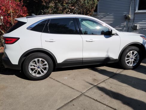 Used 2021 Ford Escape SE w/ Cold Weather Package image 4