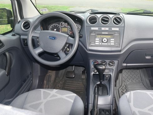 Used 2010 Ford Transit Connect XLT FWD image 11