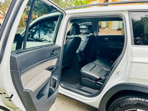 Used 2021 Volkswagen Atlas SE image 9