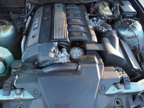 Used 1995 BMW 325i Convertible RWD image 32