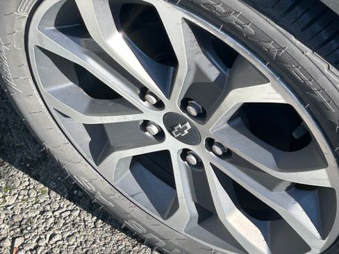 Used 2018 Chevrolet Sonic LT w/ Convenience Package image 2