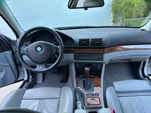 Used 2001 BMW 540i Sedan image 16