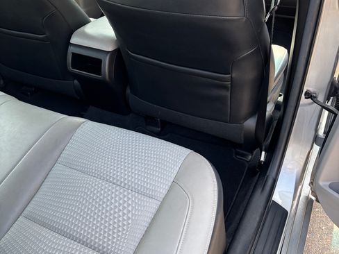 Used 2015 Toyota Camry SE FWD image 11