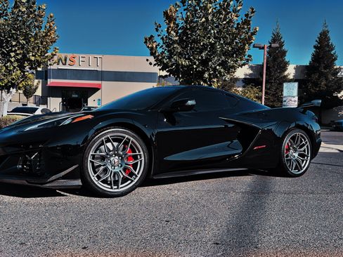 Used 2024 Chevrolet Corvette Z06 w/ Stealth Interior Trim Package image 5