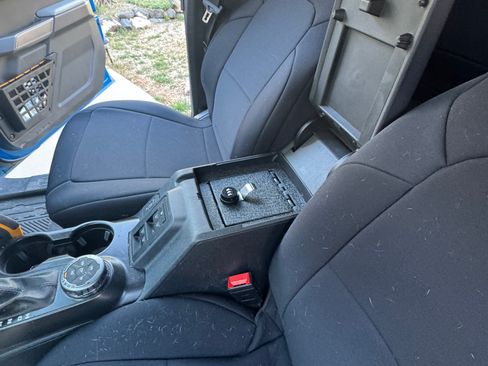 Used 2023 Ford Bronco Badlands image 10