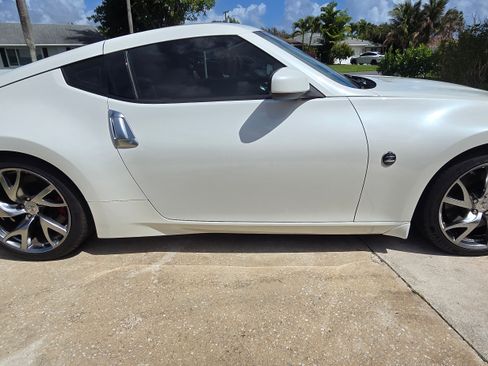 Used 2014 Nissan 370Z Touring w/ Sport Package image 6