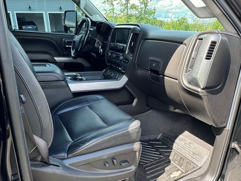 Used 2019 Chevrolet Silverado 2500 LTZ w/ Custom Sport Edition AWD/4WD image 8