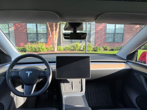 Used 2023 Tesla Model Y Long Range AWD/4WD image 8