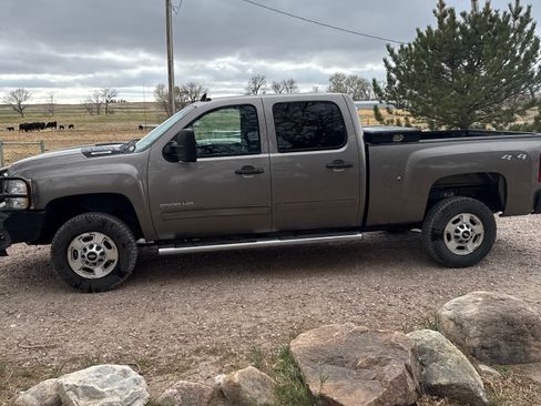 Used 2014 Chevrolet Silverado 2500 LT w/ Interior Plus Package AWD/4WD image 2
