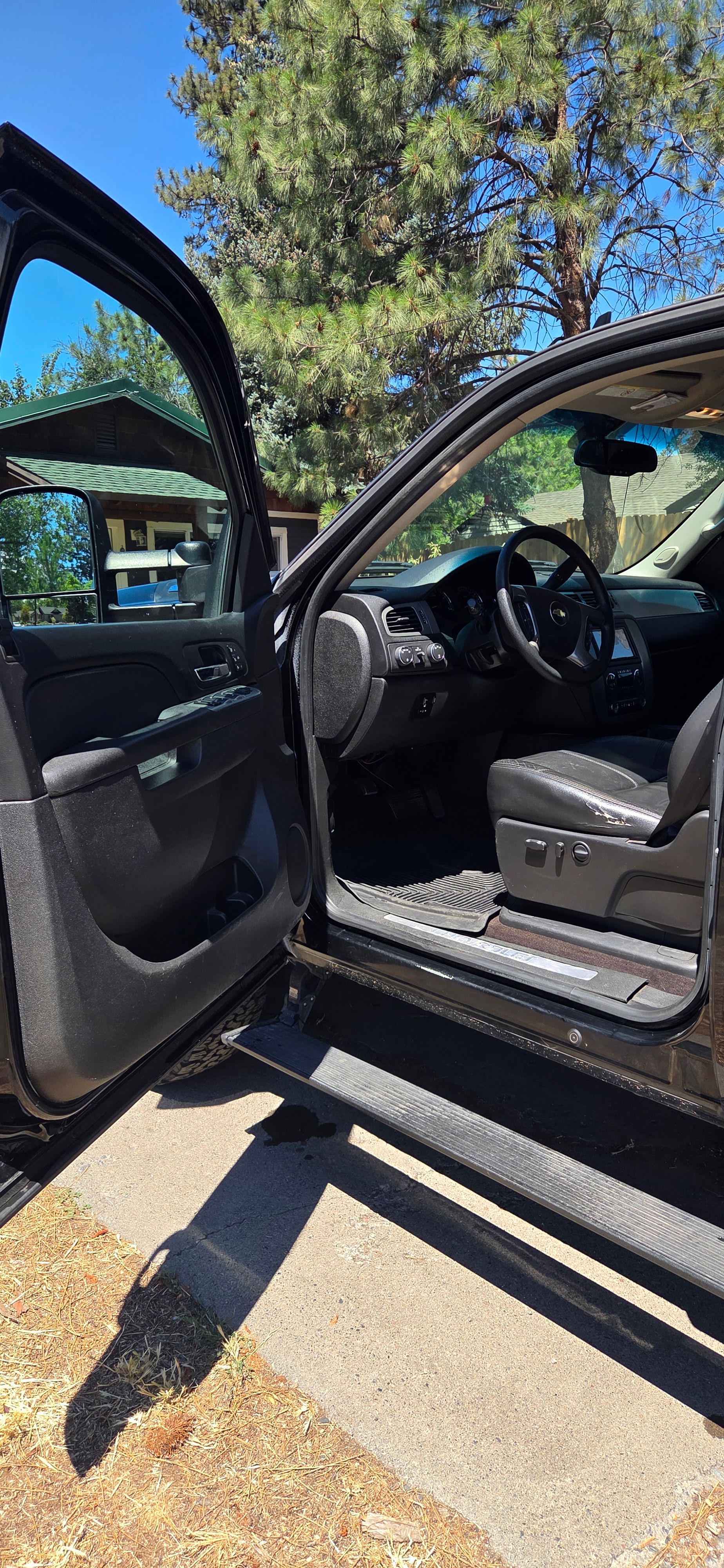 Used 2012 Chevrolet Silverado 2500 LTZ w/ LTZ Plus Package AWD/4WD image 5