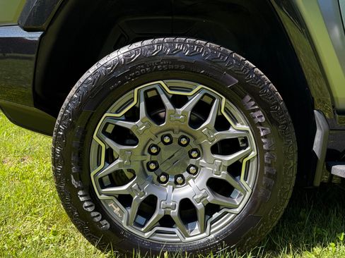 Used 2024 GMC Hummer EV 3X AWD/4WD image 24