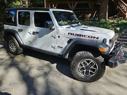 Used 2024 Jeep Wrangler Unlimited Rubicon w/ Capability Package image 1