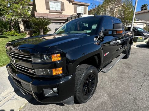 Used 2016 Chevrolet Silverado 2500 LT w/ Midnight Edition AWD/4WD image 8