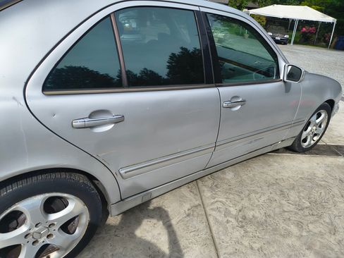 Used 2000 Mercedes-Benz E 320 Sedan image 9