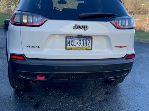 Used 2019 Jeep Cherokee Trailhawk image 13