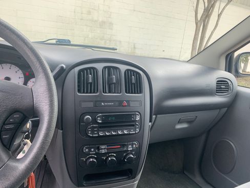 Used 2006 Dodge Grand Caravan SE w/ Popular Equipment Group I image 9