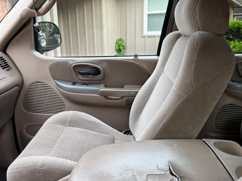 Used 2001 Ford F150 Lariat RWD image 8