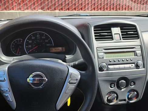 Used 2015 Nissan Versa S Plus FWD image 4