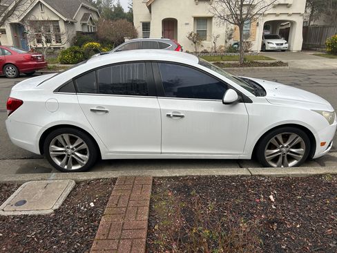 Used 2012 Chevrolet Cruze LTZ image 4
