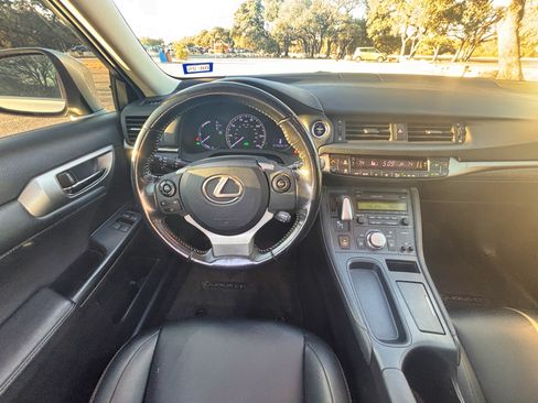 Used 2016 Lexus CT 200h image 12