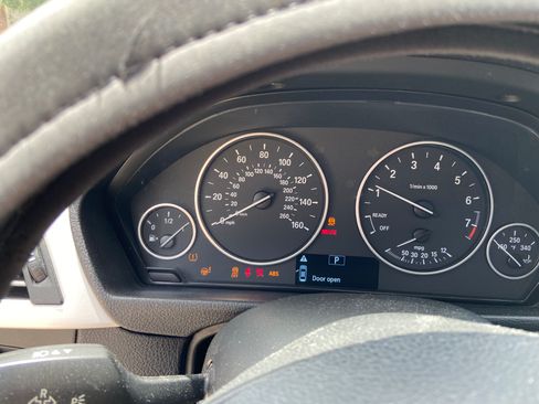 Used 2014 BMW 320i xDrive Sedan AWD/4WD image 6