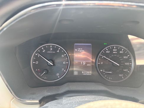 Used 2024 Subaru Outback Premium AWD/4WD image 12