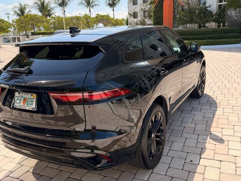 Used 2025 Jaguar F-PACE R-Dynamic S AWD/4WD image 6