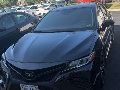 Used 2020 Toyota Camry SE w/ Convenience Package