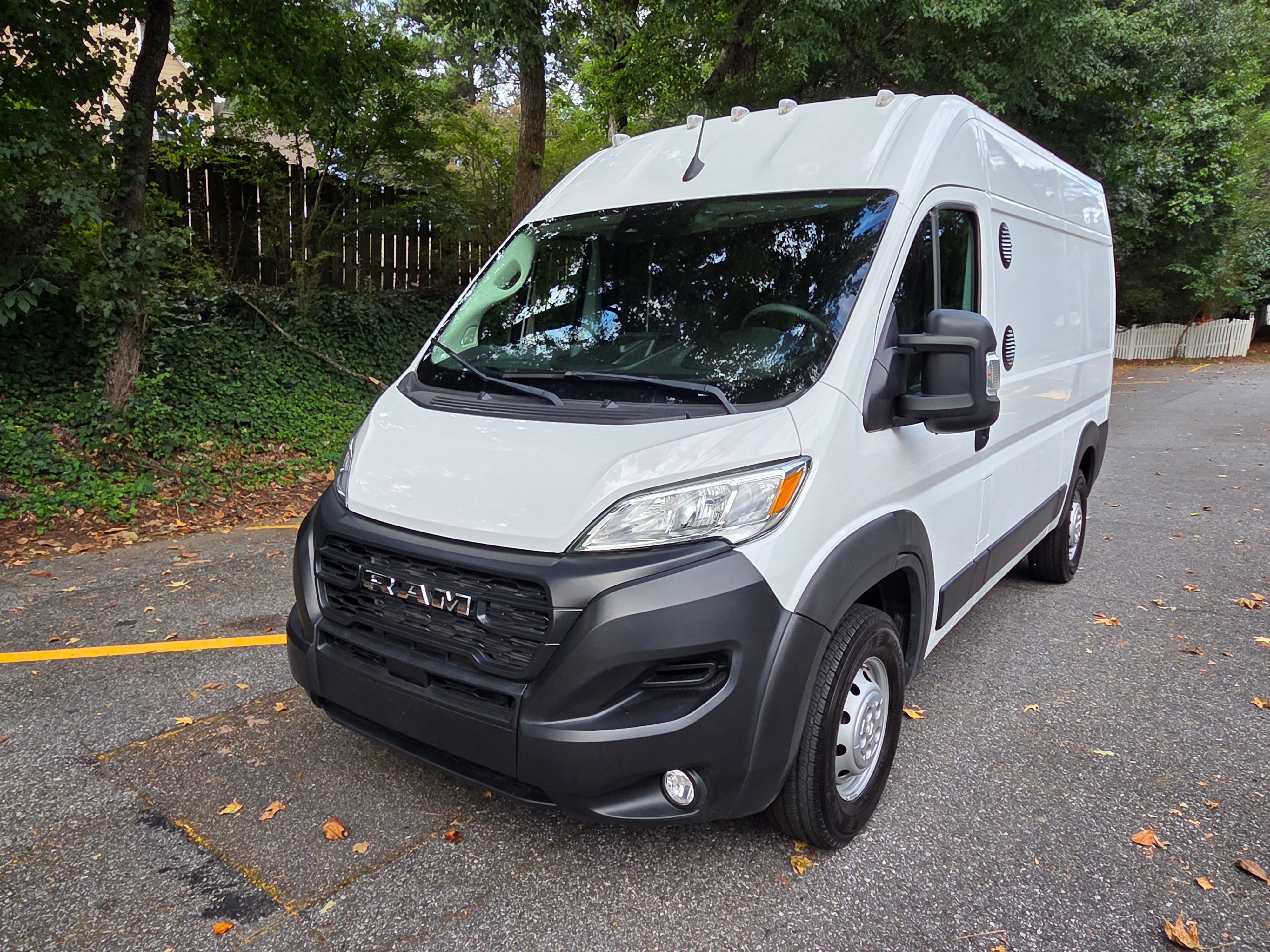 Used 2023 RAM ProMaster 2500 w/ Convenience Group FWD image 1