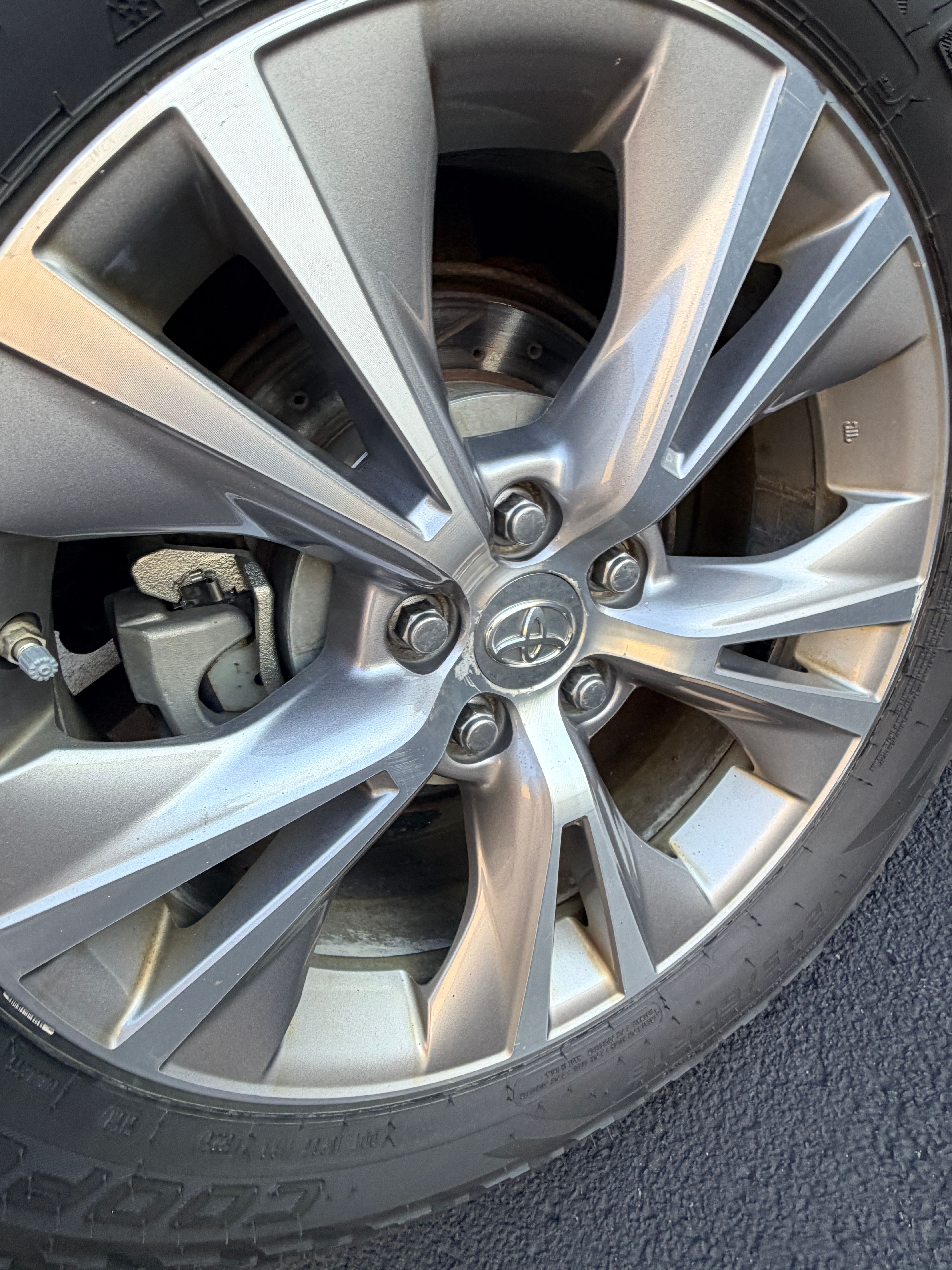 Used 2015 Toyota Highlander XLE AWD/4WD image 13