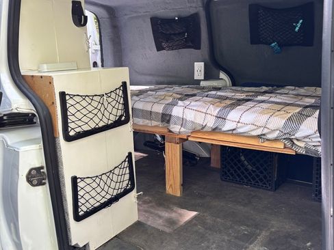 Used 2018 Ford Transit Connect XL image 9