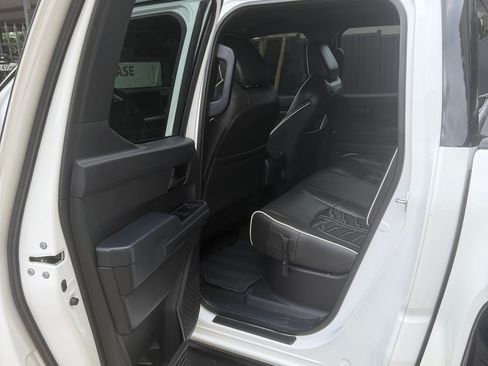 Used 2024 Toyota Tacoma SR5 AWD/4WD image 10