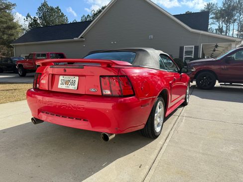 Used 2003 Ford Mustang Deluxe Convertible image 4