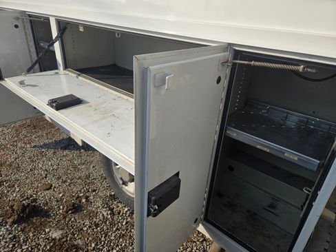 Used 2016 Chevrolet Express 3500 image 10