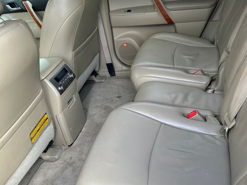 Used 2010 Toyota Highlander Limited image 18