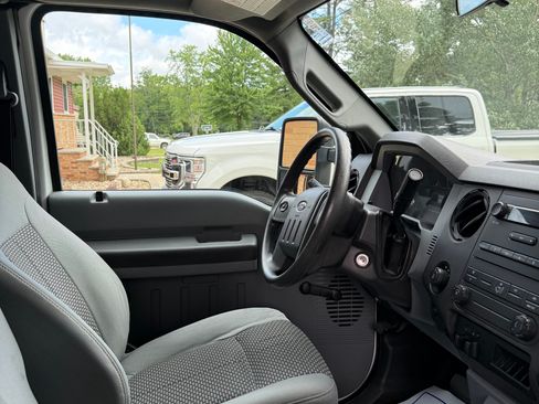 Used 2015 Ford F250 XL w/ FX4 Off-Road Package AWD/4WD image 10