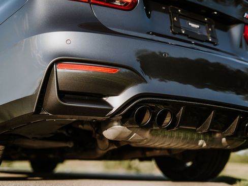 Used 2018 BMW M3 RWD image 15